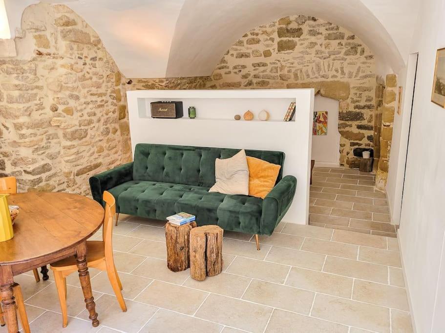 Studio Spacieux De Caractere Montaren-et-Saint-Médiers Eksteriør billede